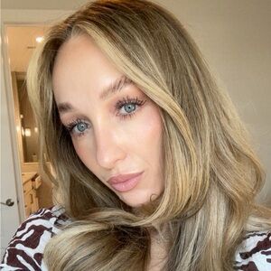 Meet your Posher, Lily